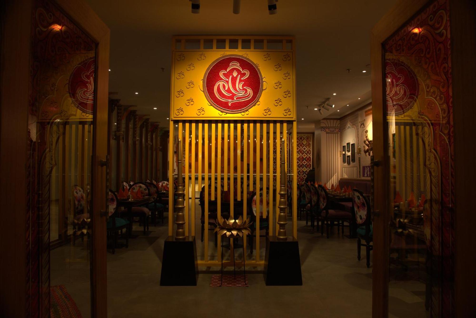 Holywater Hotel By Ganga Kinare #150 Mts From Ganga Ghat Rishikesh Exterior photo